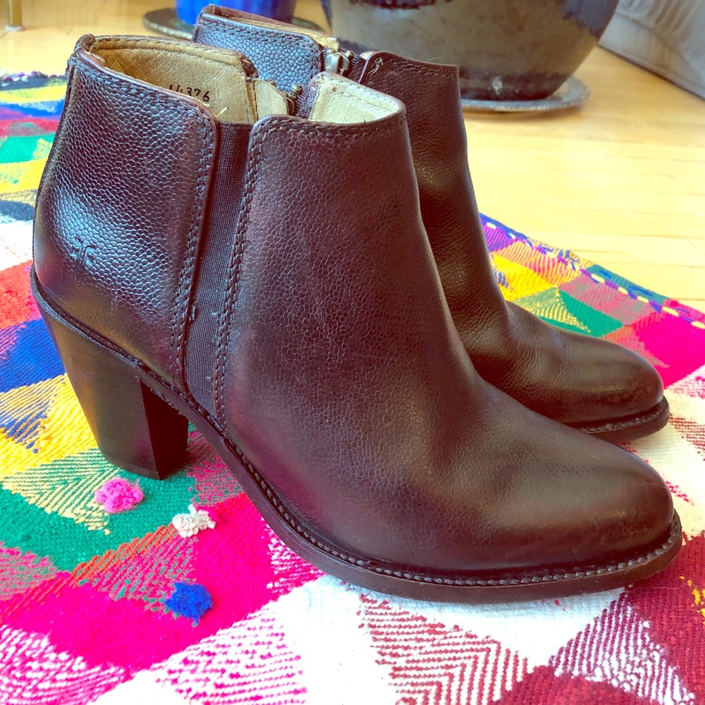 FRYE Mustang Boots
